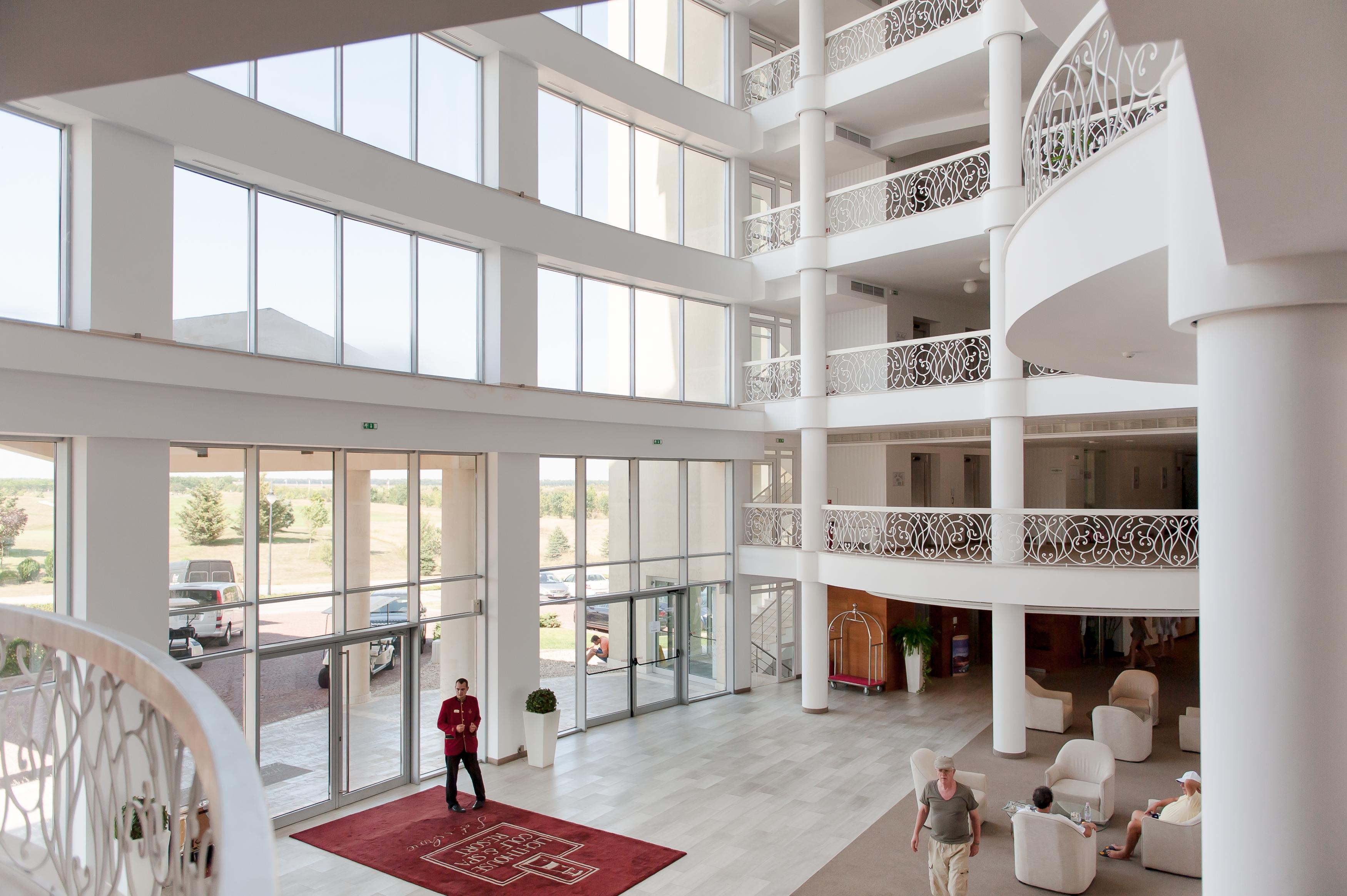 Lighthouse Golf & Spa Hotel Balcsik Kültér fotó Lobby of the hotel
