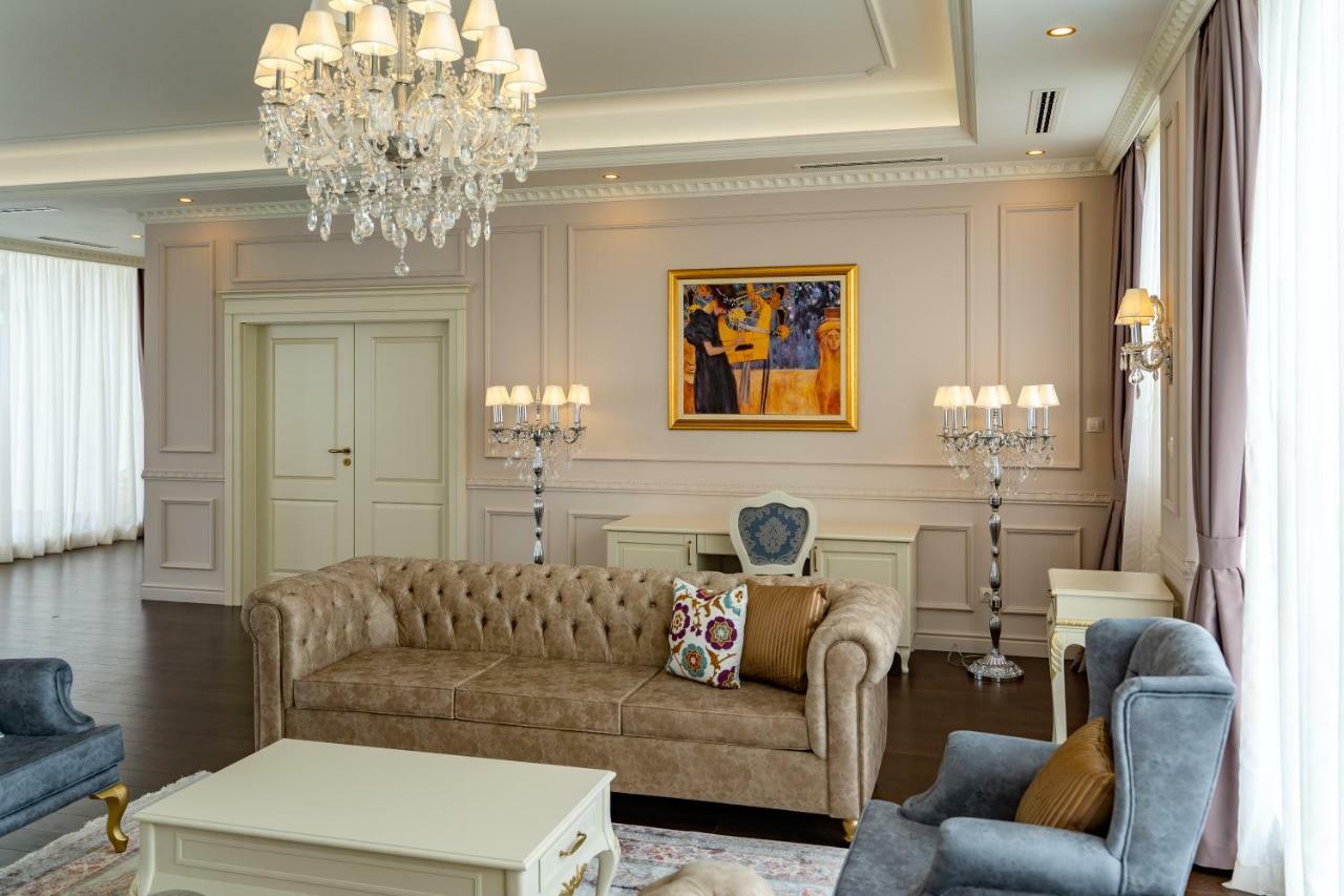 Lighthouse Golf & Spa Hotel Balcsik Kültér fotó A living room in a private house